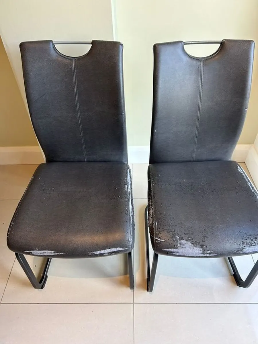 Dining chairs & bench - Image 1