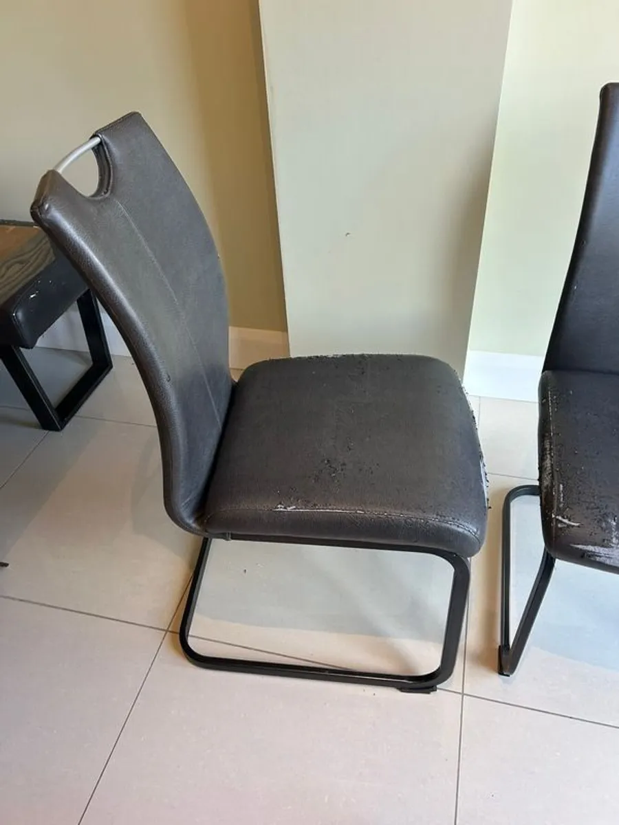 Dining chairs & bench - Image 2