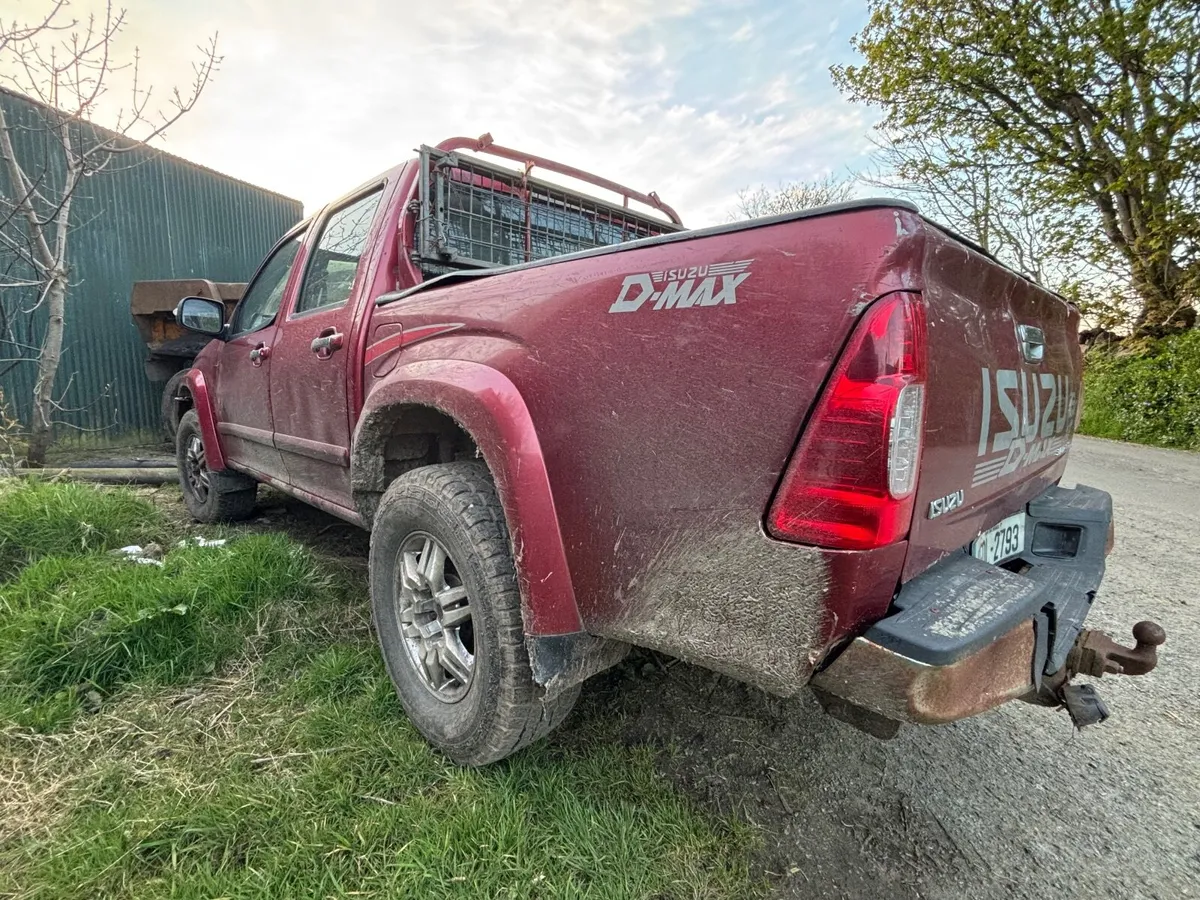 Isuzu D-Max 2010 - Image 1
