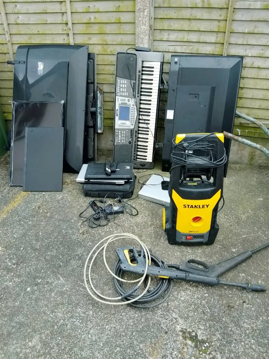 TVs laptops and different types of stuff - Image 1