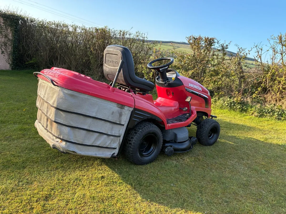 Honda 2417 hydrostatic - Image 3