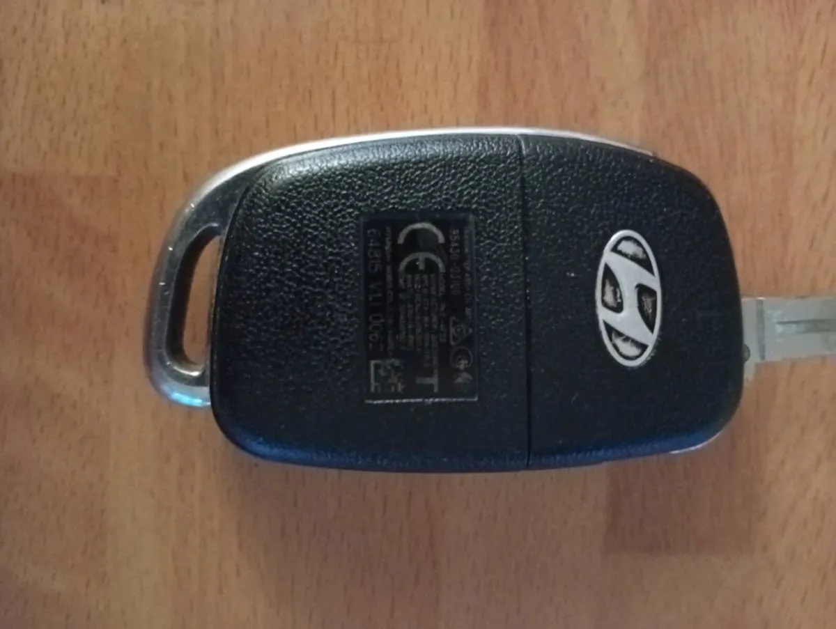 Hyundai Tucson original key - Image 4