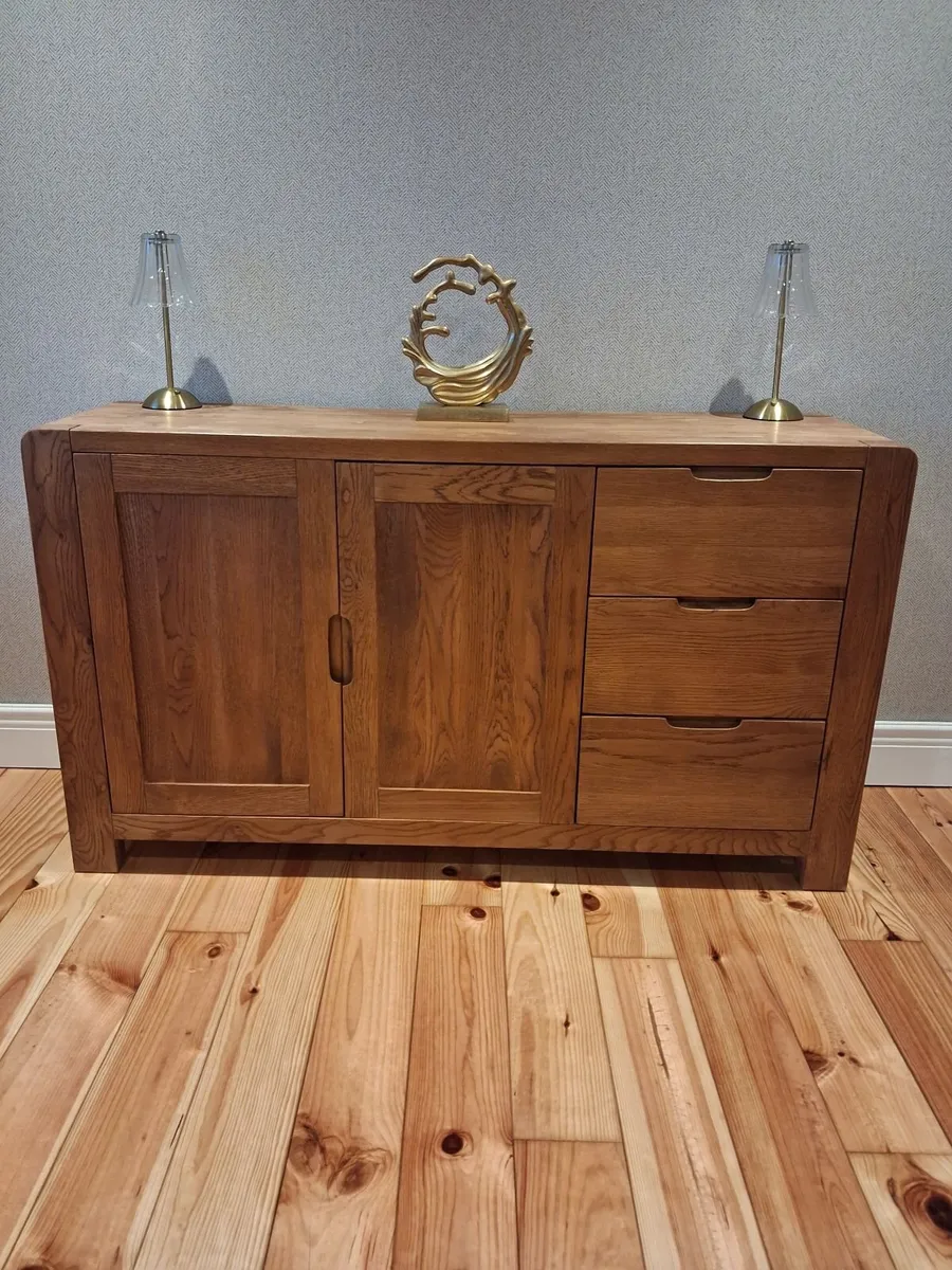 Oak sideboard - Image 1