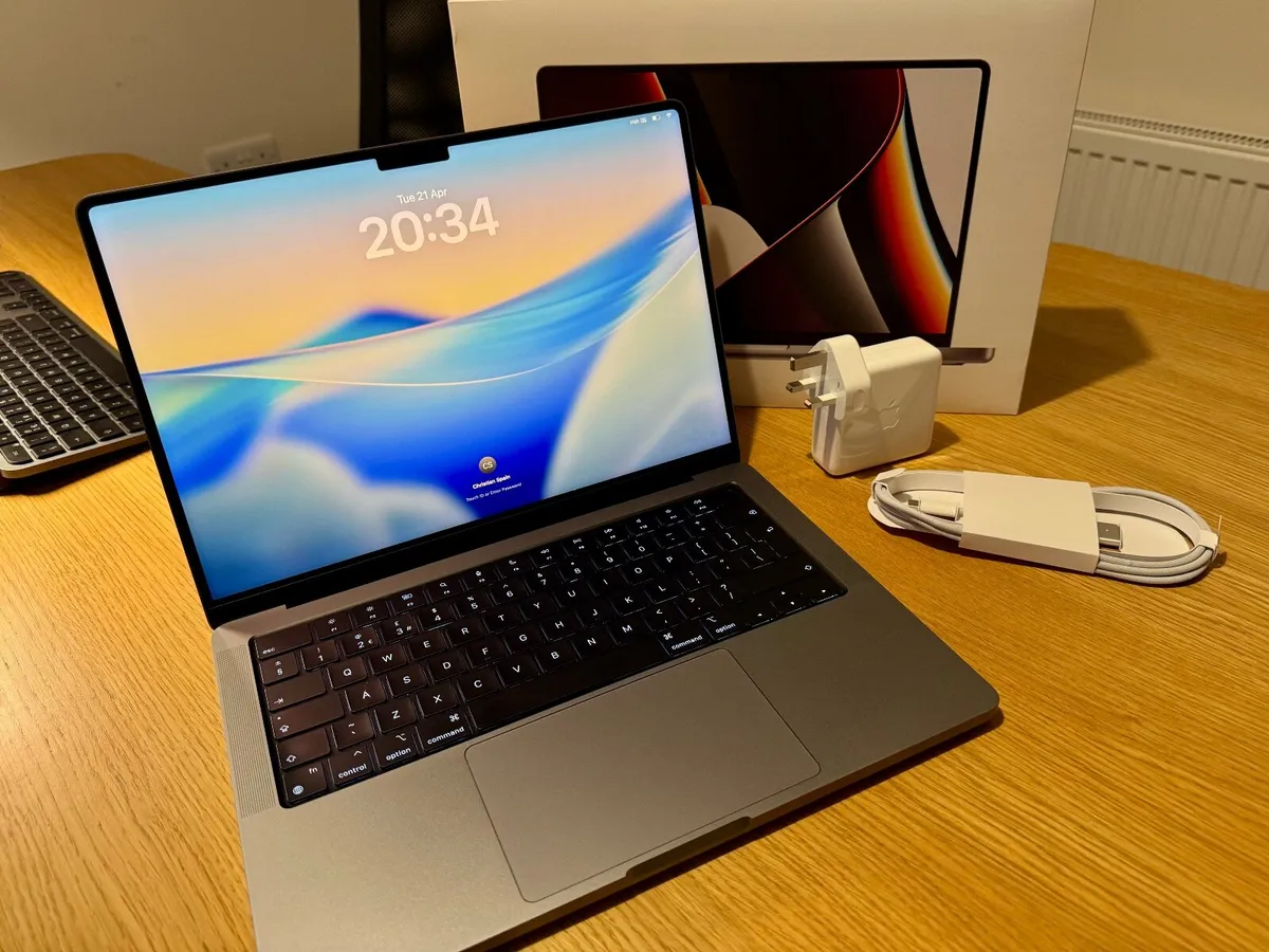 Like New MacBook Pro 14" M1 Pro | 16GB | 512GB - Image 1