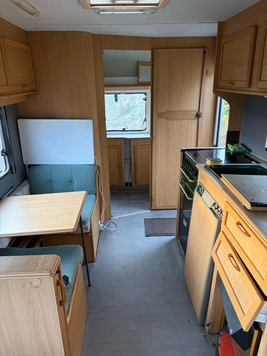 Caravan - Image 3