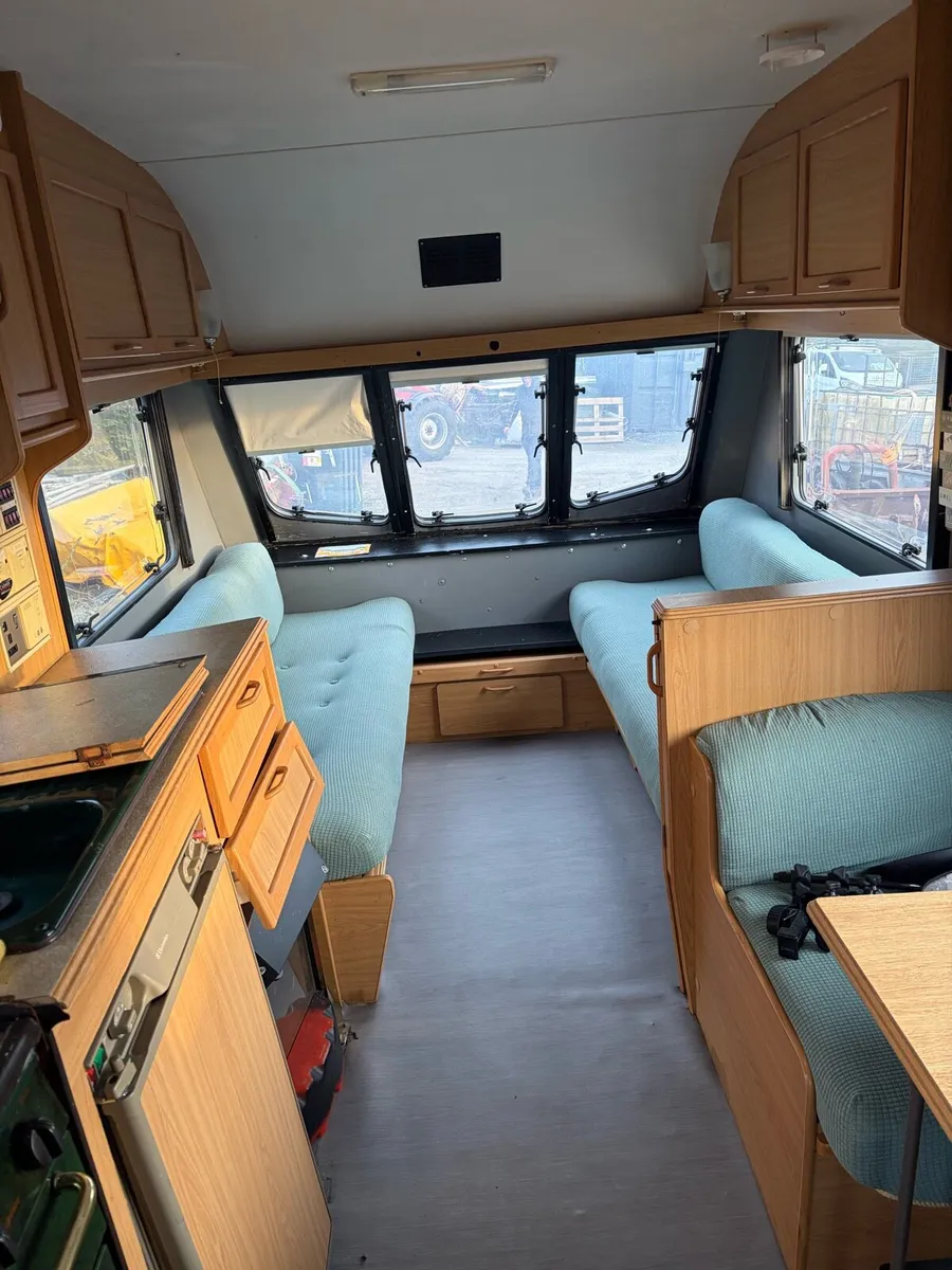 Caravan - Image 4