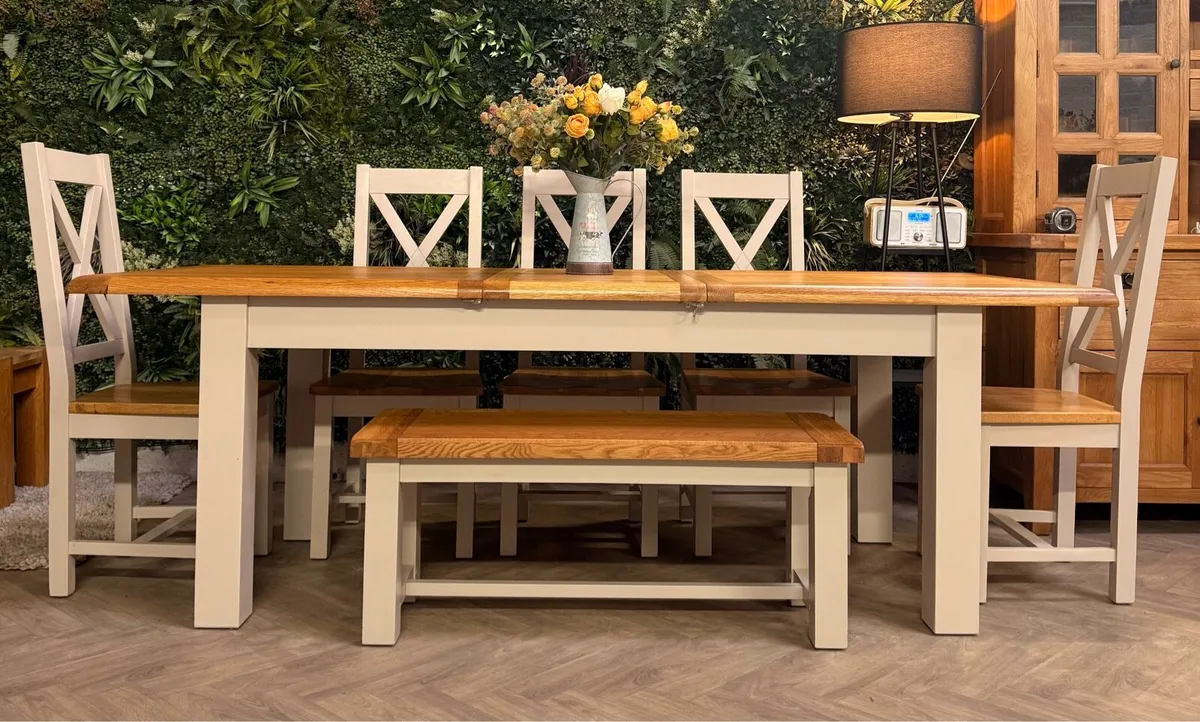 Extending oak kitchen table, 5 chairs & bench - Image 1