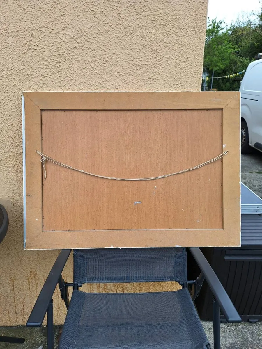 Old mirror frame needs repainting - Image 2