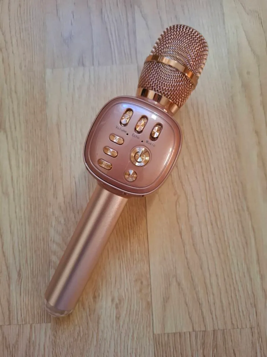 Microphone with lights - Image 1