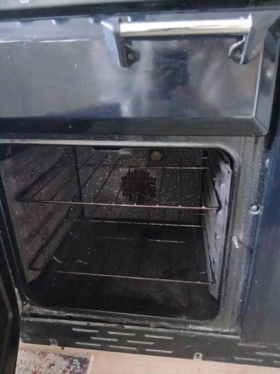 Rangemaster dual fuel oven and hob - Image 4