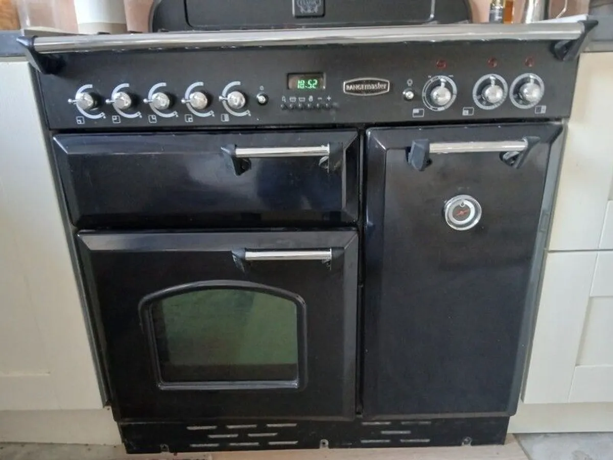 Rangemaster dual fuel oven and hob - Image 1