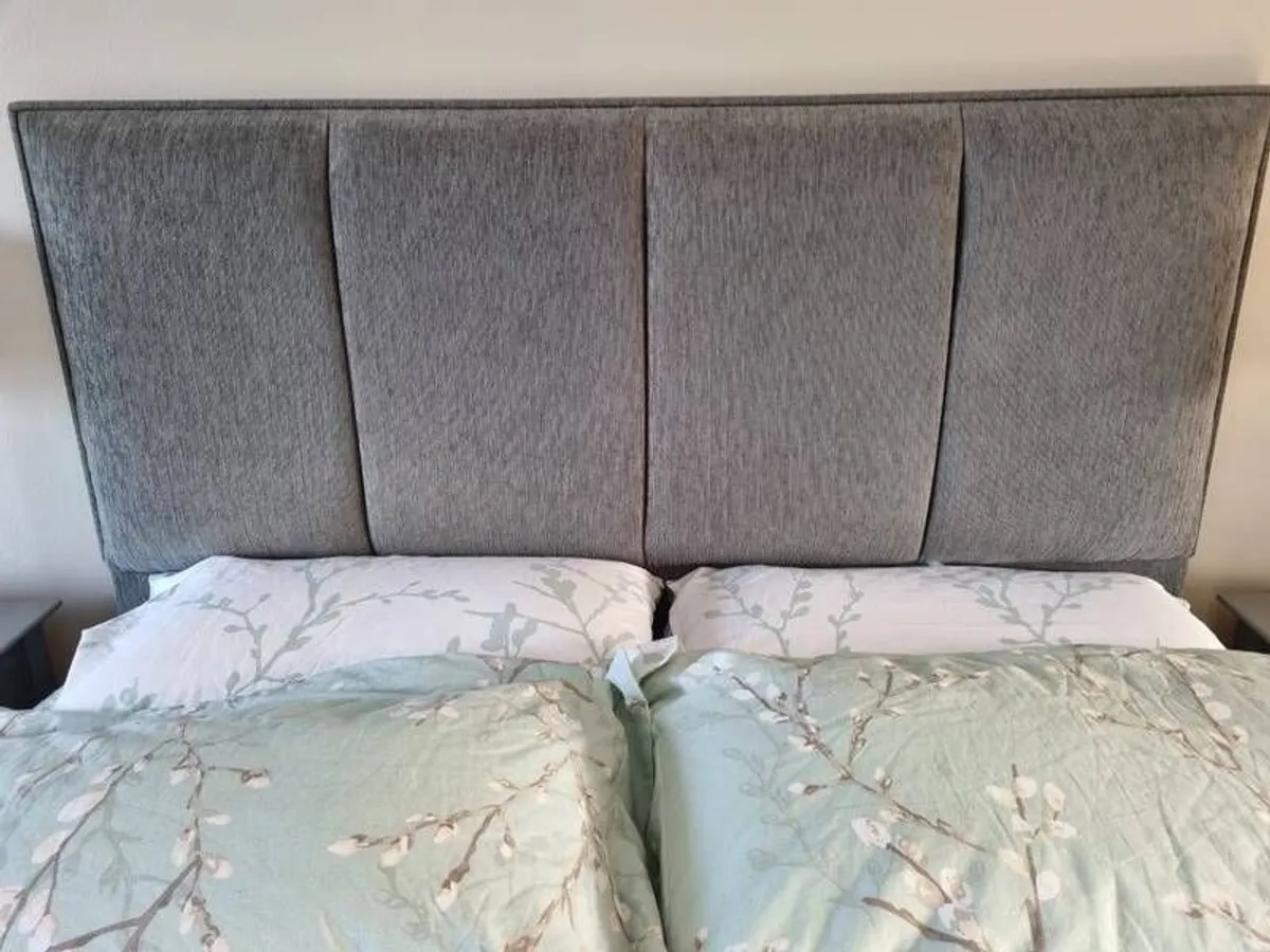 Kingsize floor standing head board - Image 2