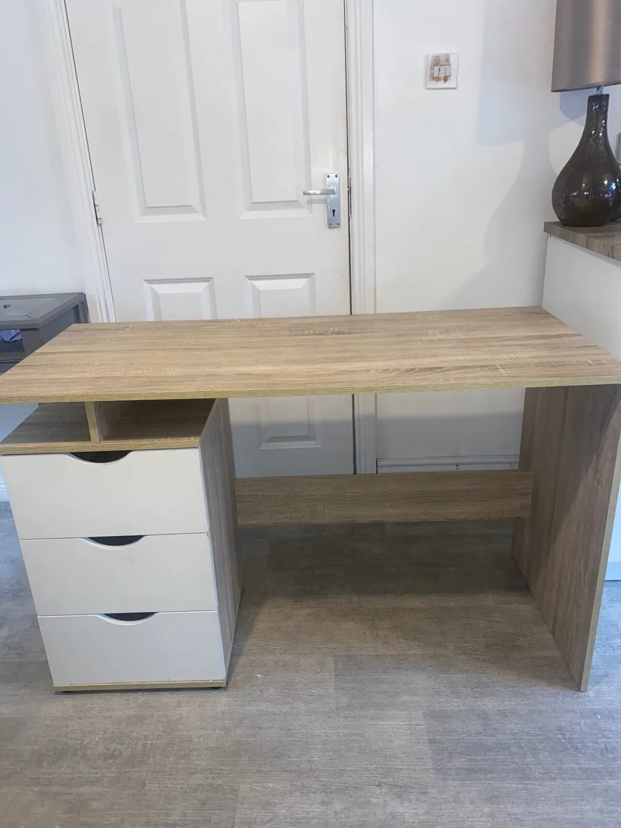 Desk - Image 2
