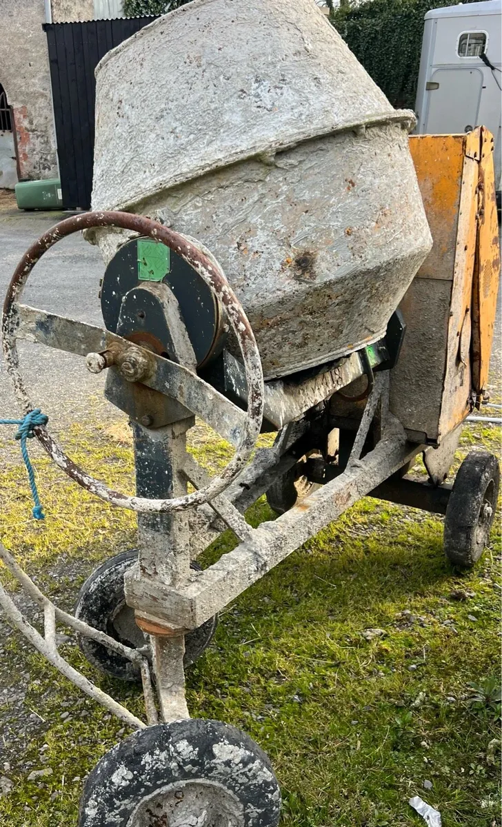 Concrete mixer…Benford - Image 2