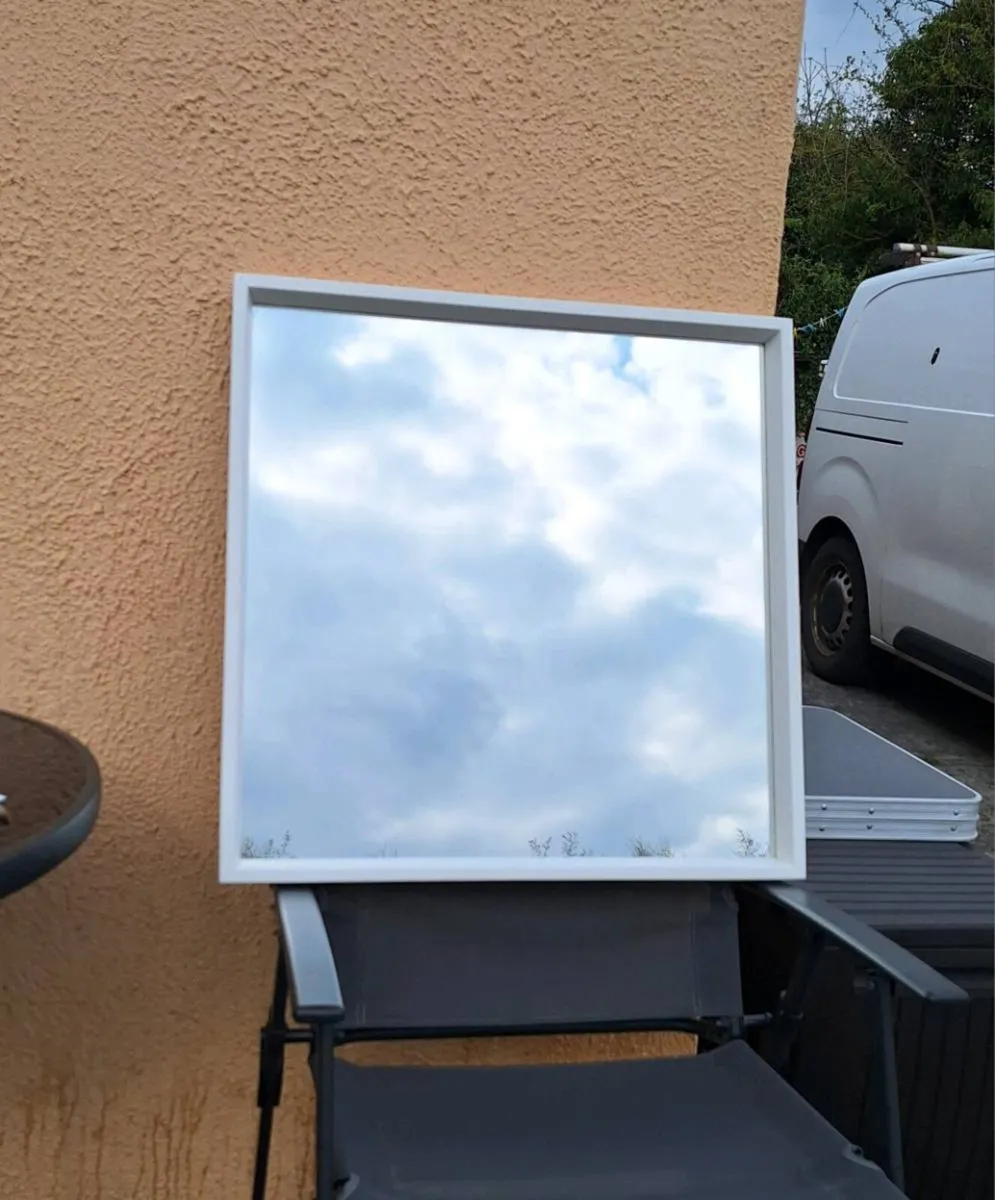 Lovely box framed mirror - Image 1