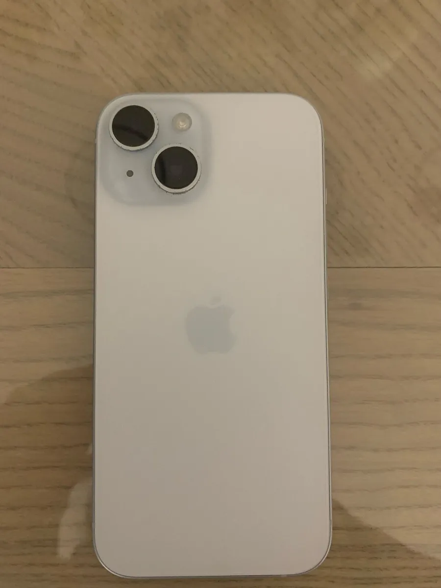 iPhone 15 - Image 1