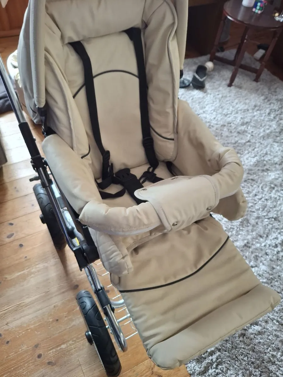 Pram - Image 2
