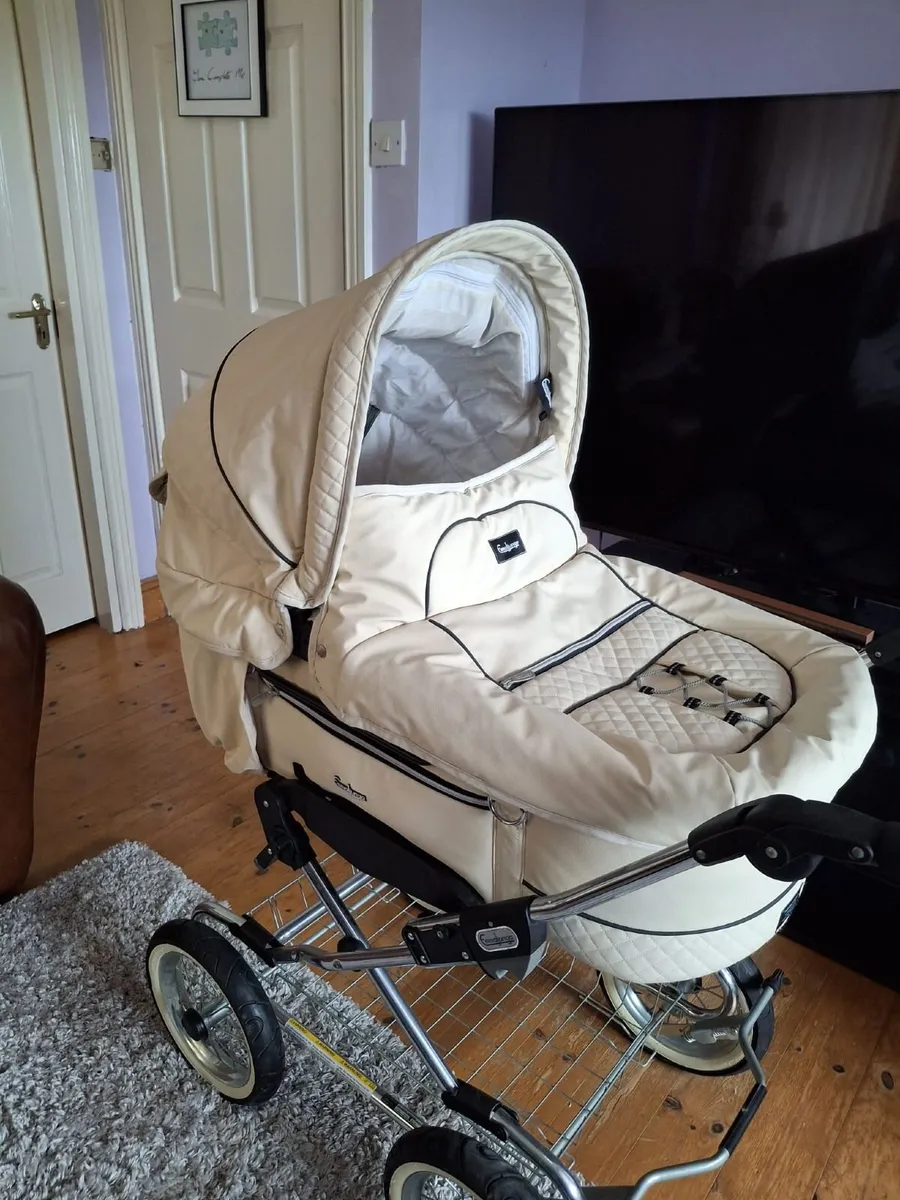 Pram - Image 1