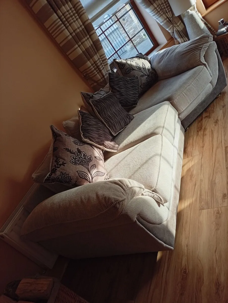 3 sofas for sale - Image 2