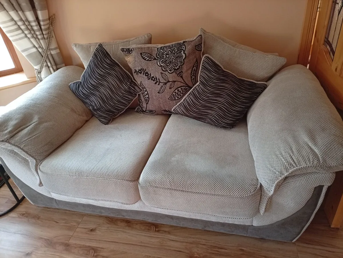 3 sofas for sale - Image 3