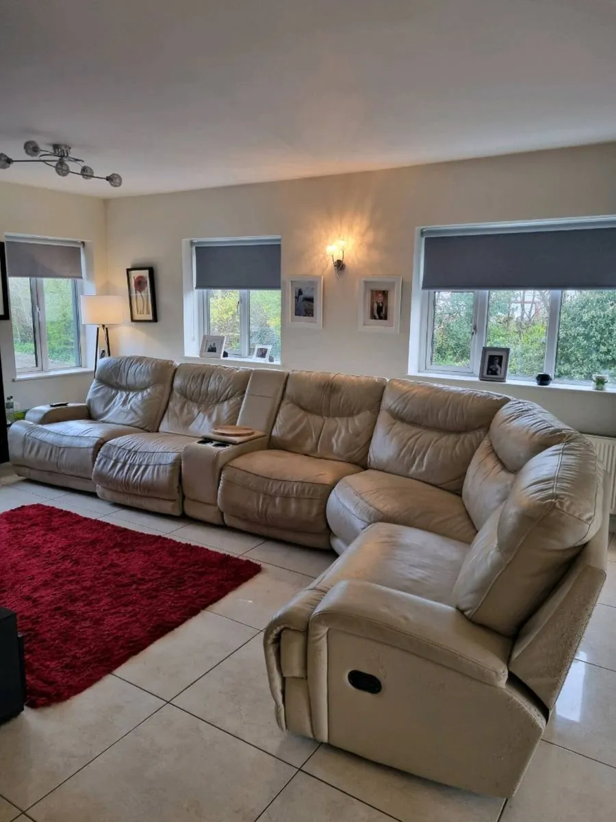 Large corner recliner leather couch - Image 1