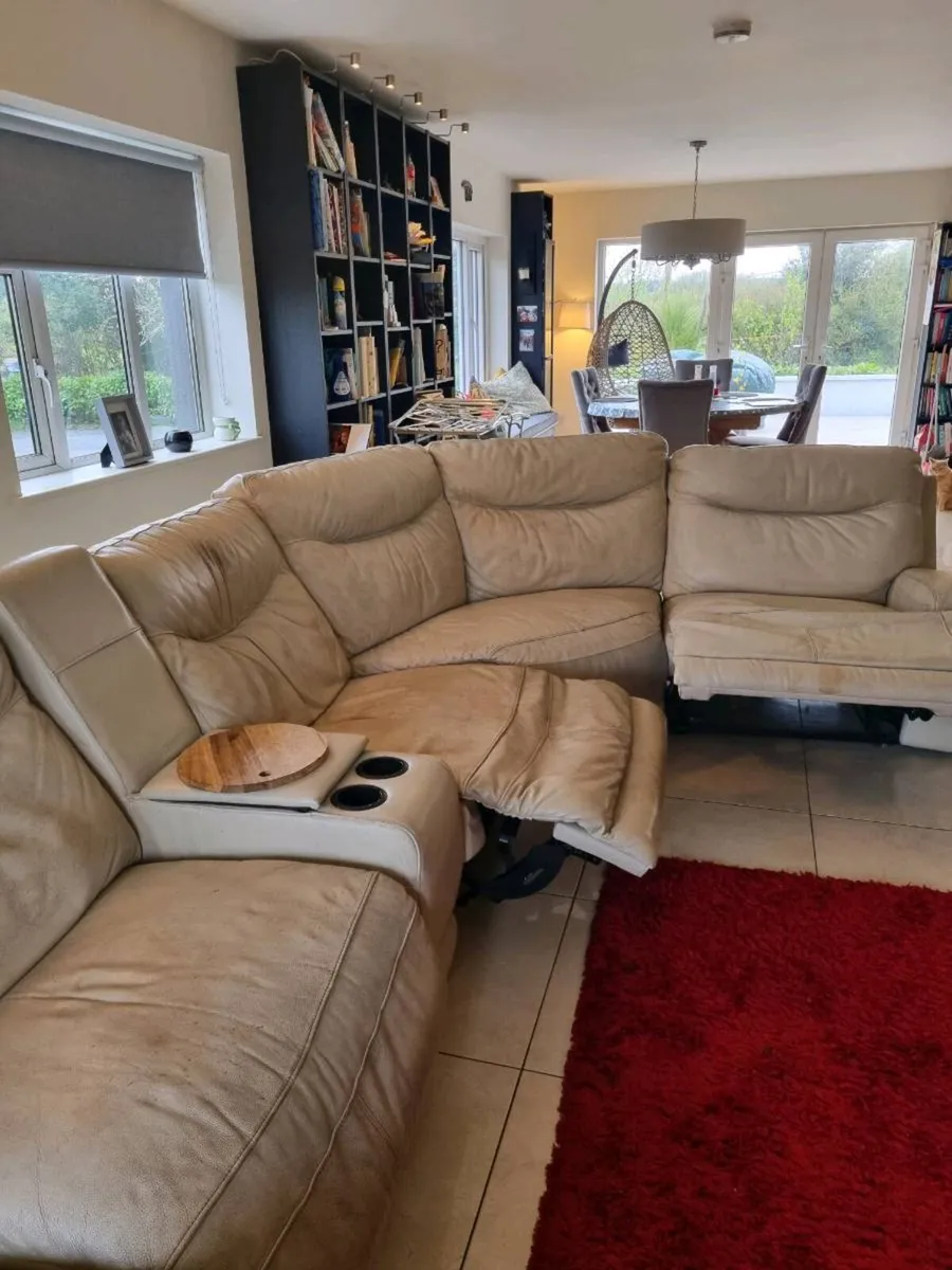 Large corner recliner leather couch - Image 4