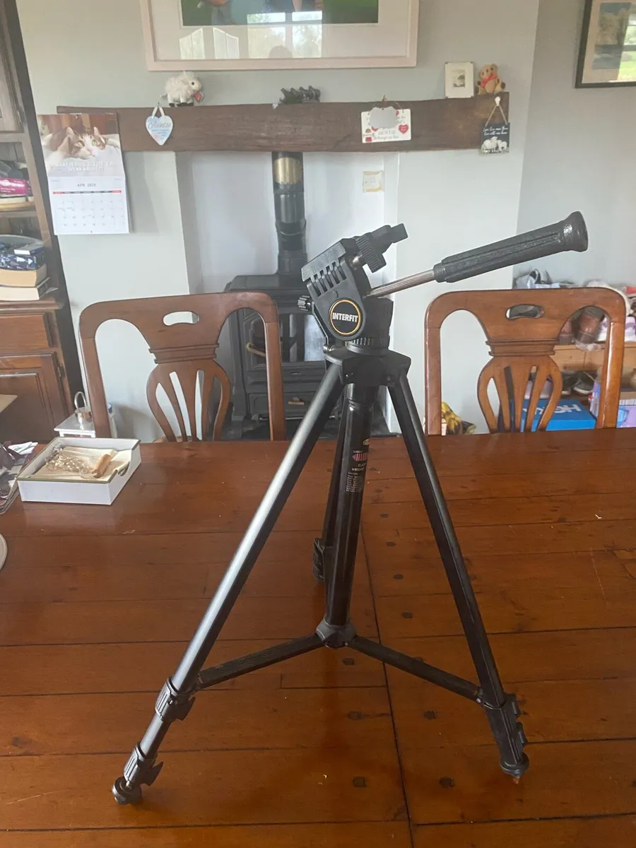 Camera Tripod - Image 2