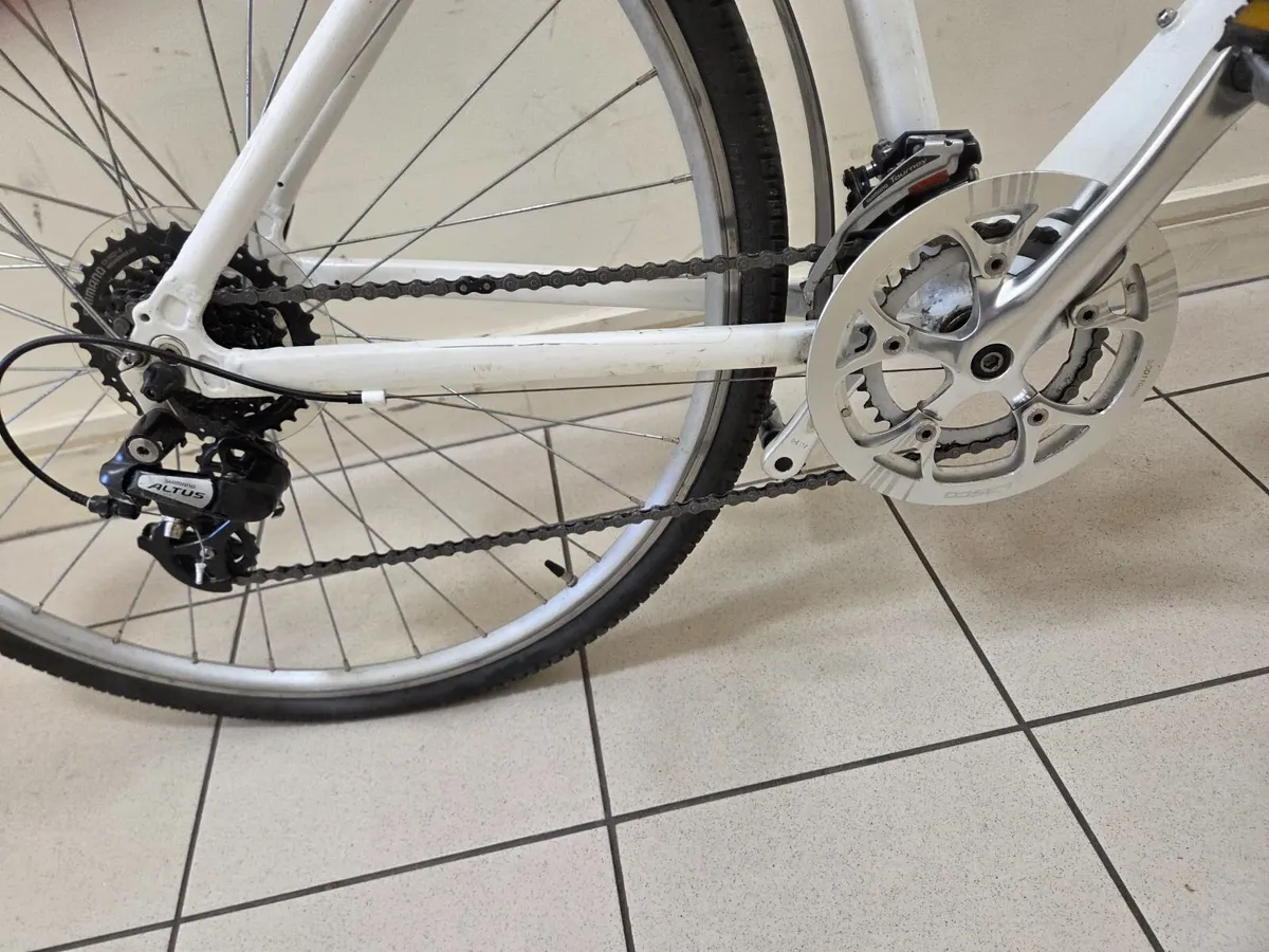 Pendleton Dalby Hybrid Bike - Image 4