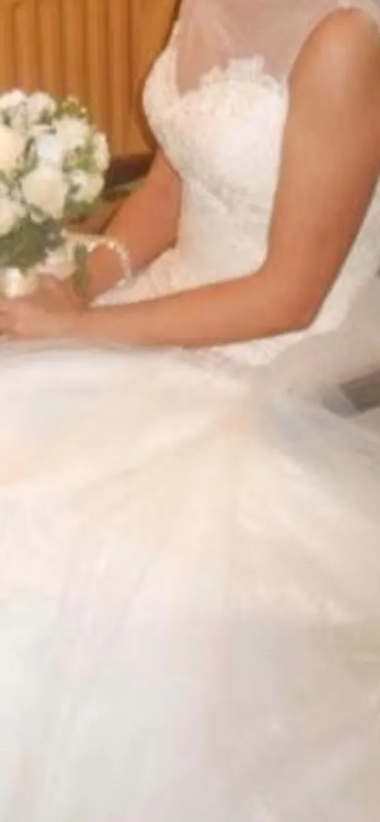 Wedding dress - Image 1