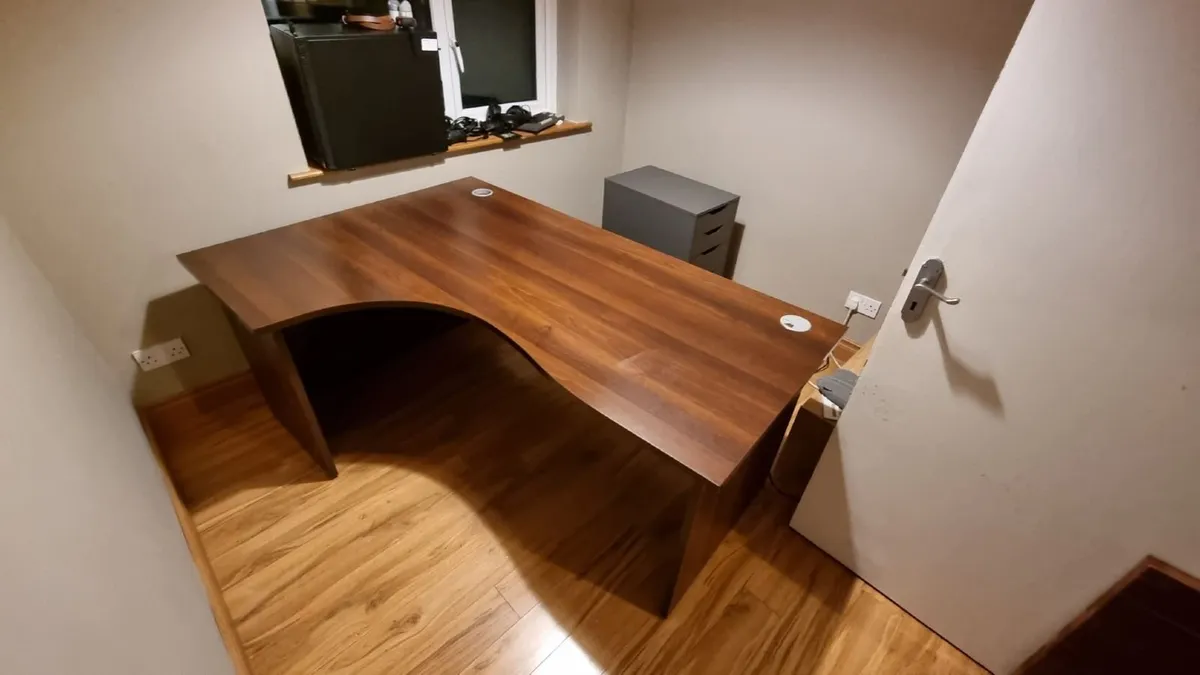 Office Desk - Image 1