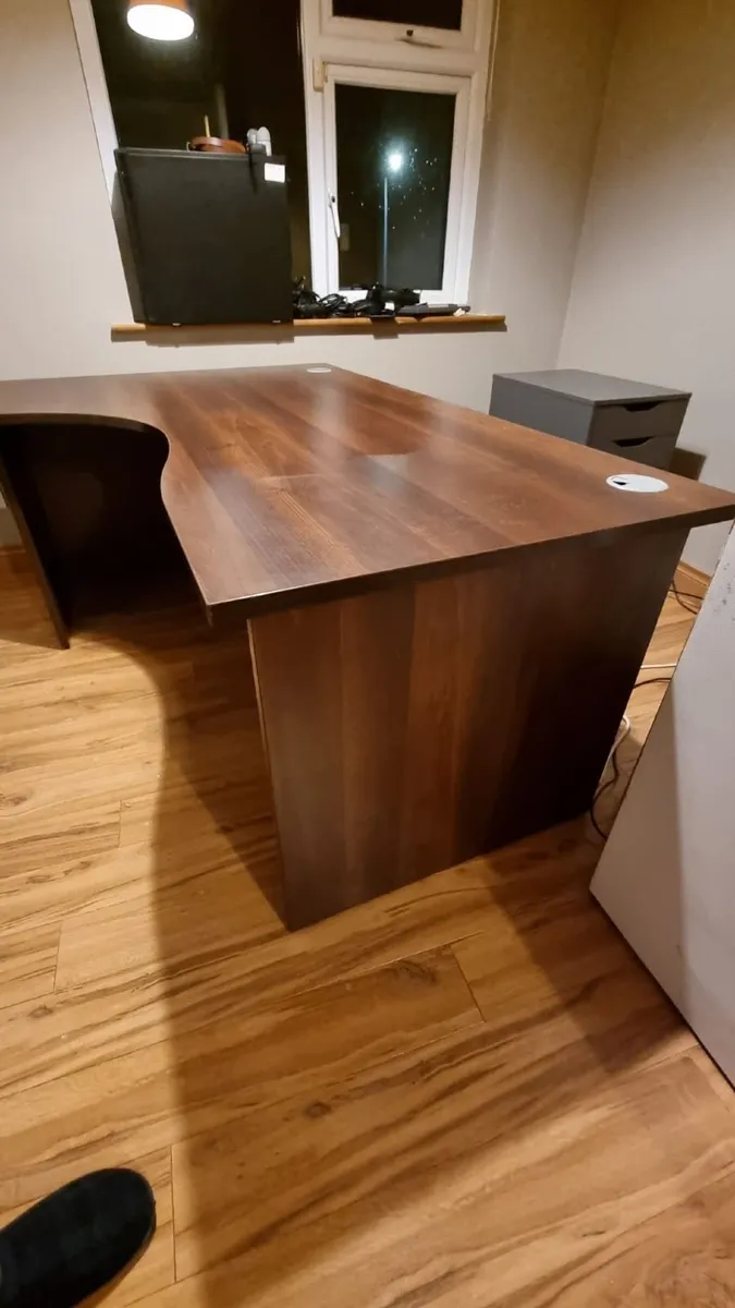 Office Desk - Image 3