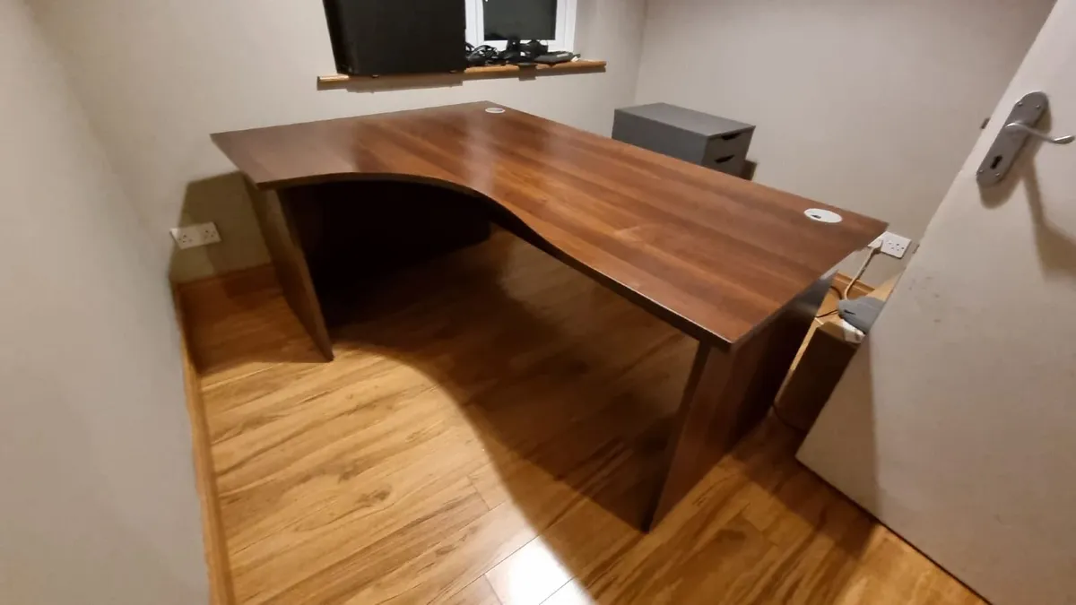 Office Desk - Image 4
