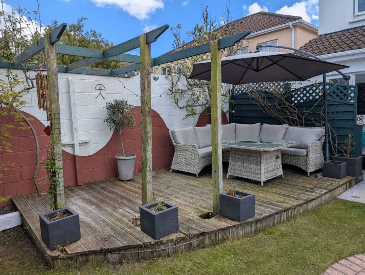 complete second hand garden decking - Image 3