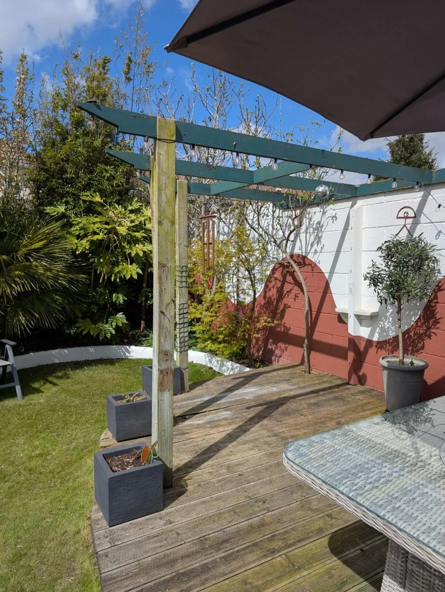 complete second hand garden decking - Image 4