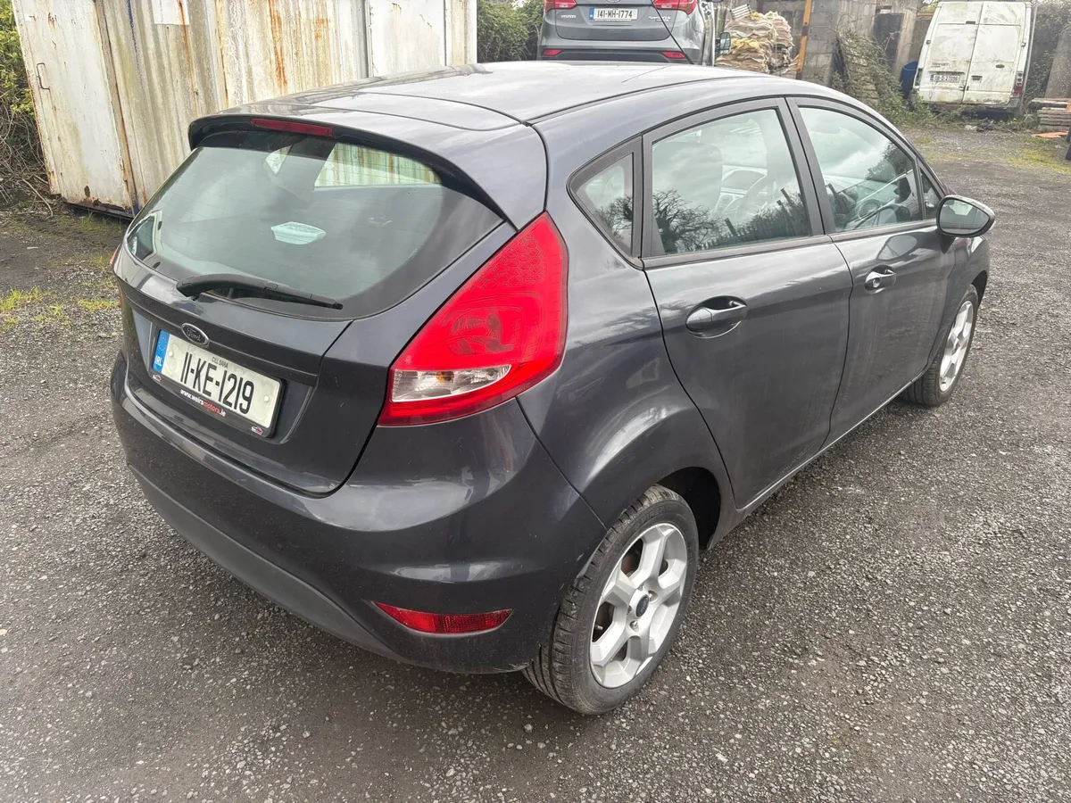 2011 Ford Fiesta - Image 3