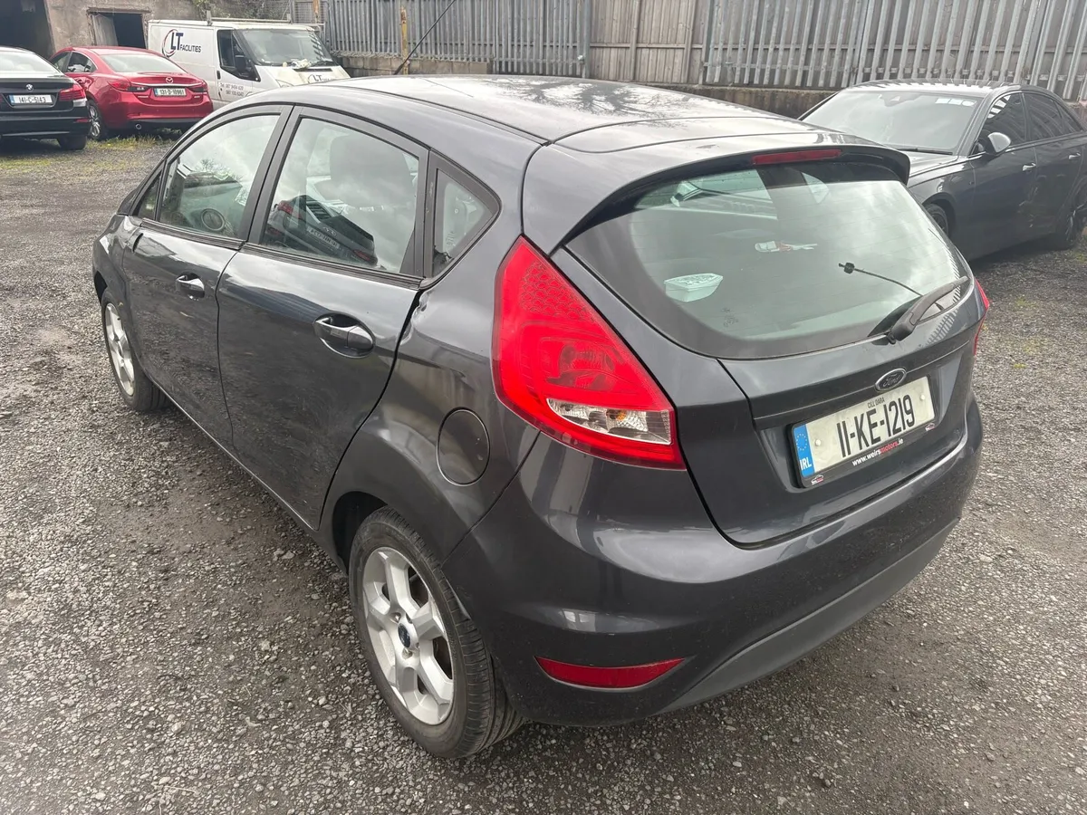 2011 Ford Fiesta - Image 4