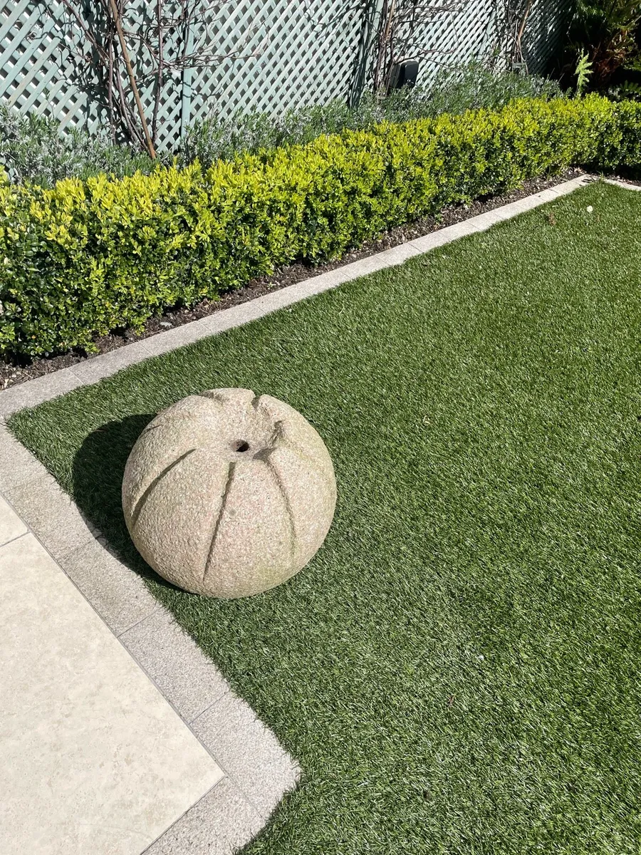 Granite ball water feature - Image 1