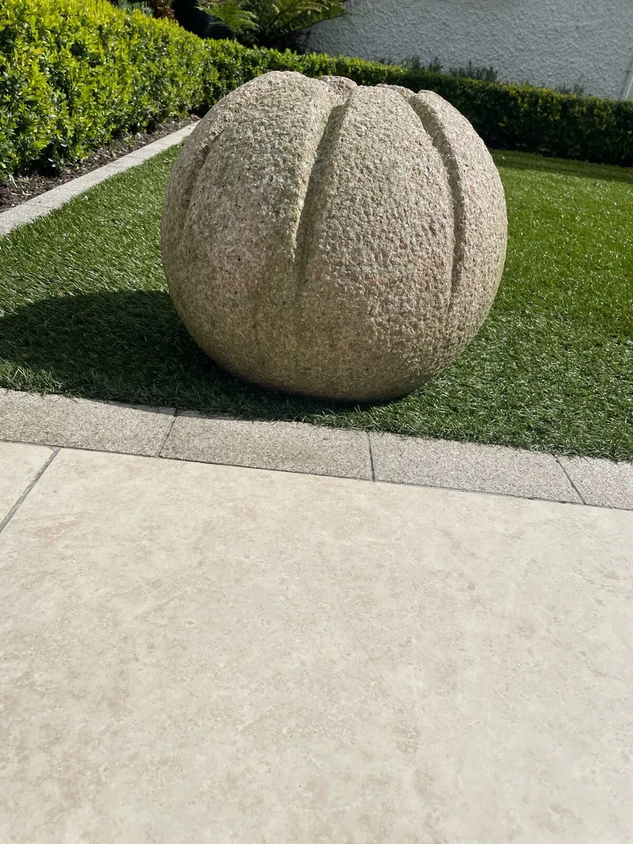 Granite ball water feature - Image 2
