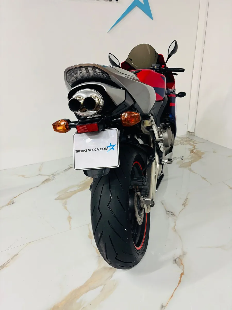 Honda CBR 2006 - Image 2