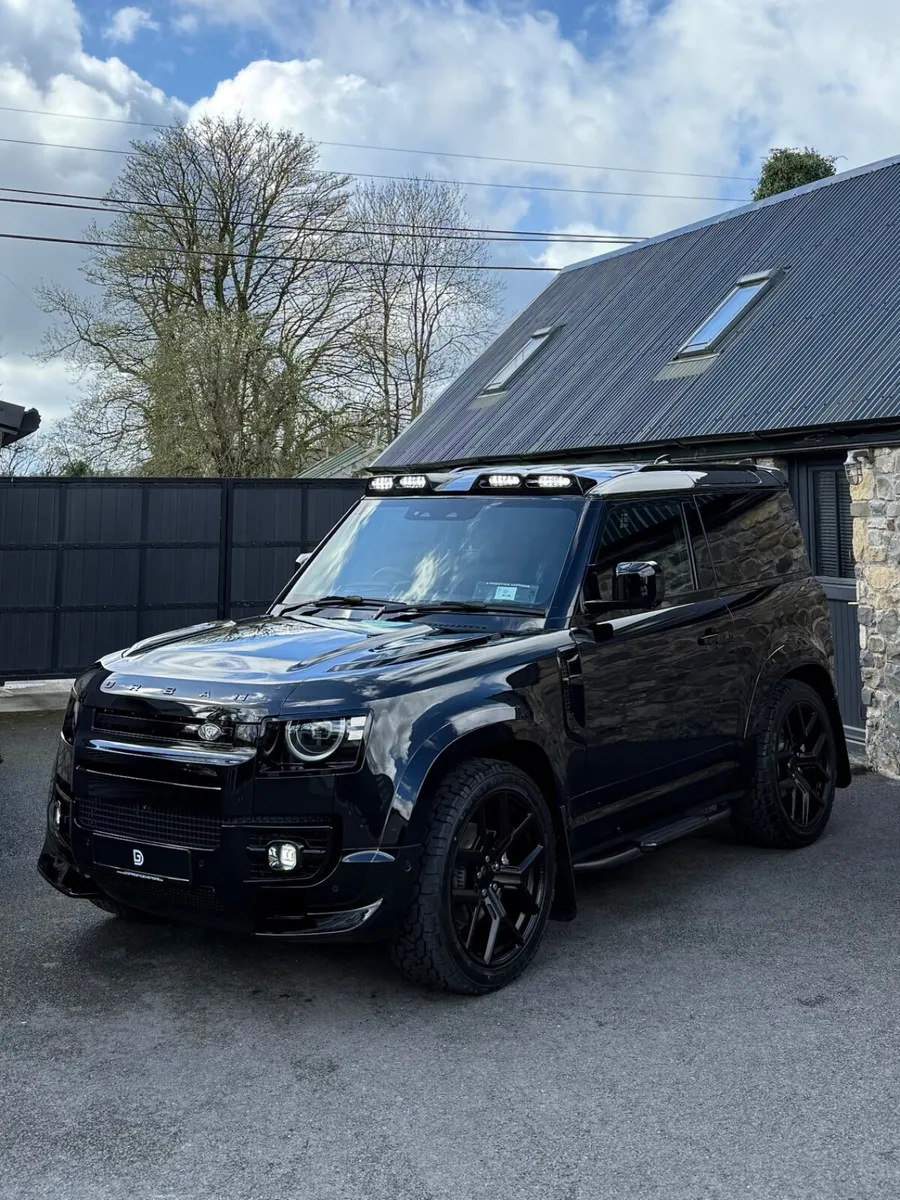 261 LAND ROVER DEFENDER 90 X DYNAMIC URBAN D250 - Image 3