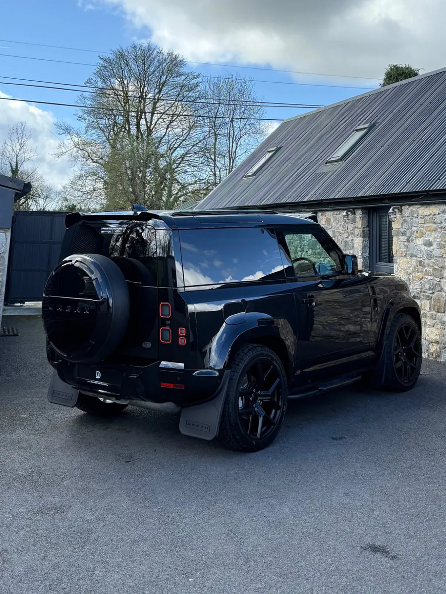 261 LAND ROVER DEFENDER 90 X DYNAMIC URBAN D250 - Image 4