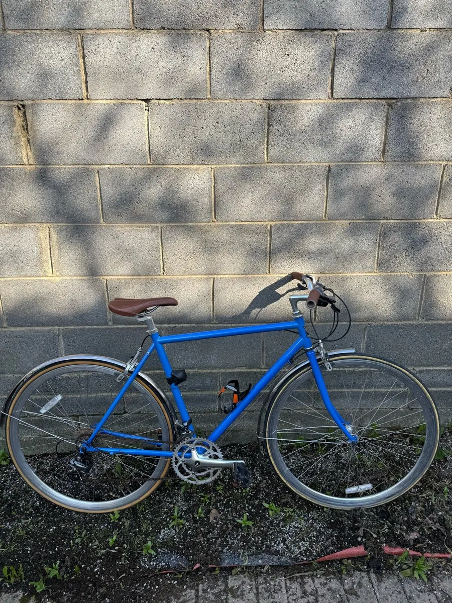 Road bike - Image 1