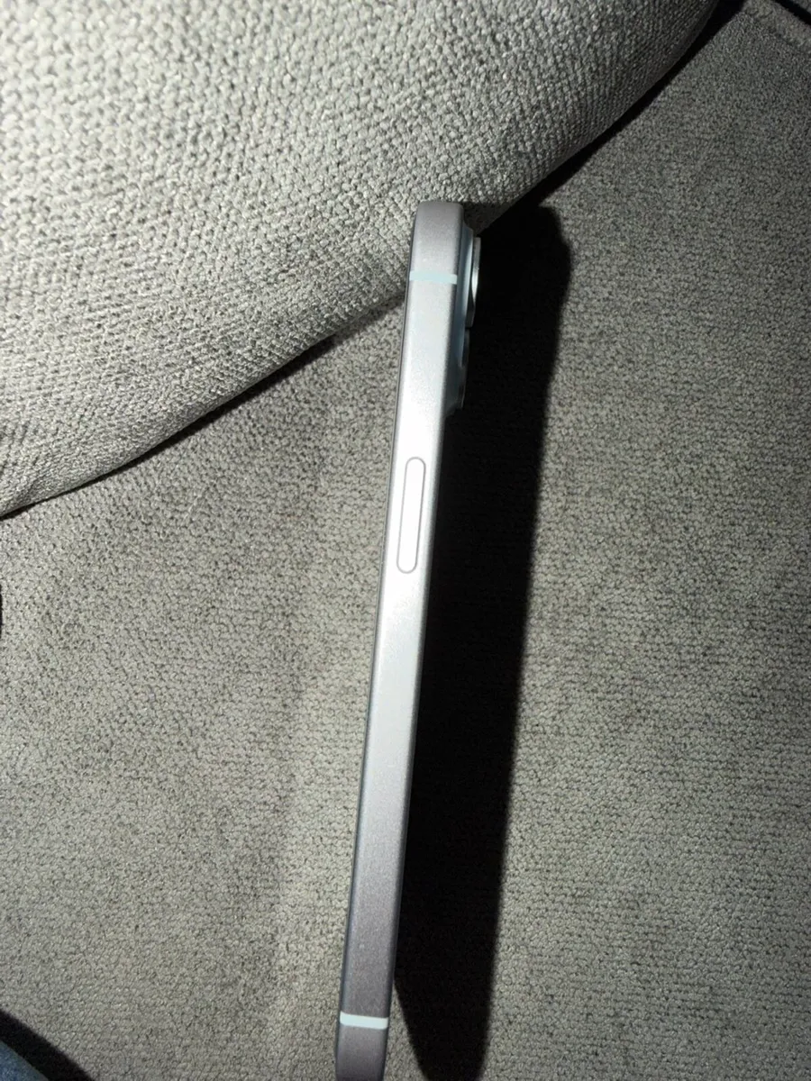 iPhone 15 blue - Image 3