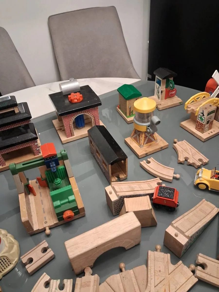 Huge Wooden Train Set – Thomas & Friends - Image 4