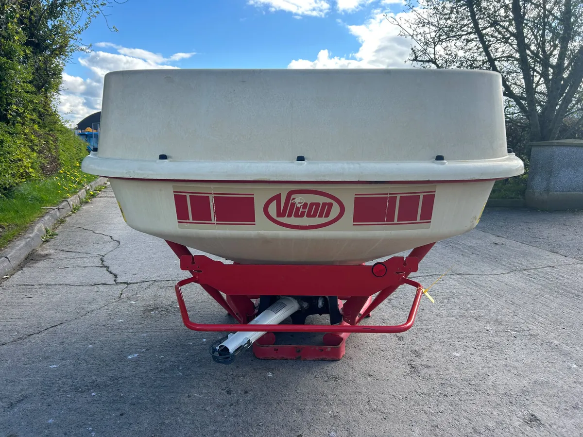 Vicon PS04 fertilizer spreader - Image 1