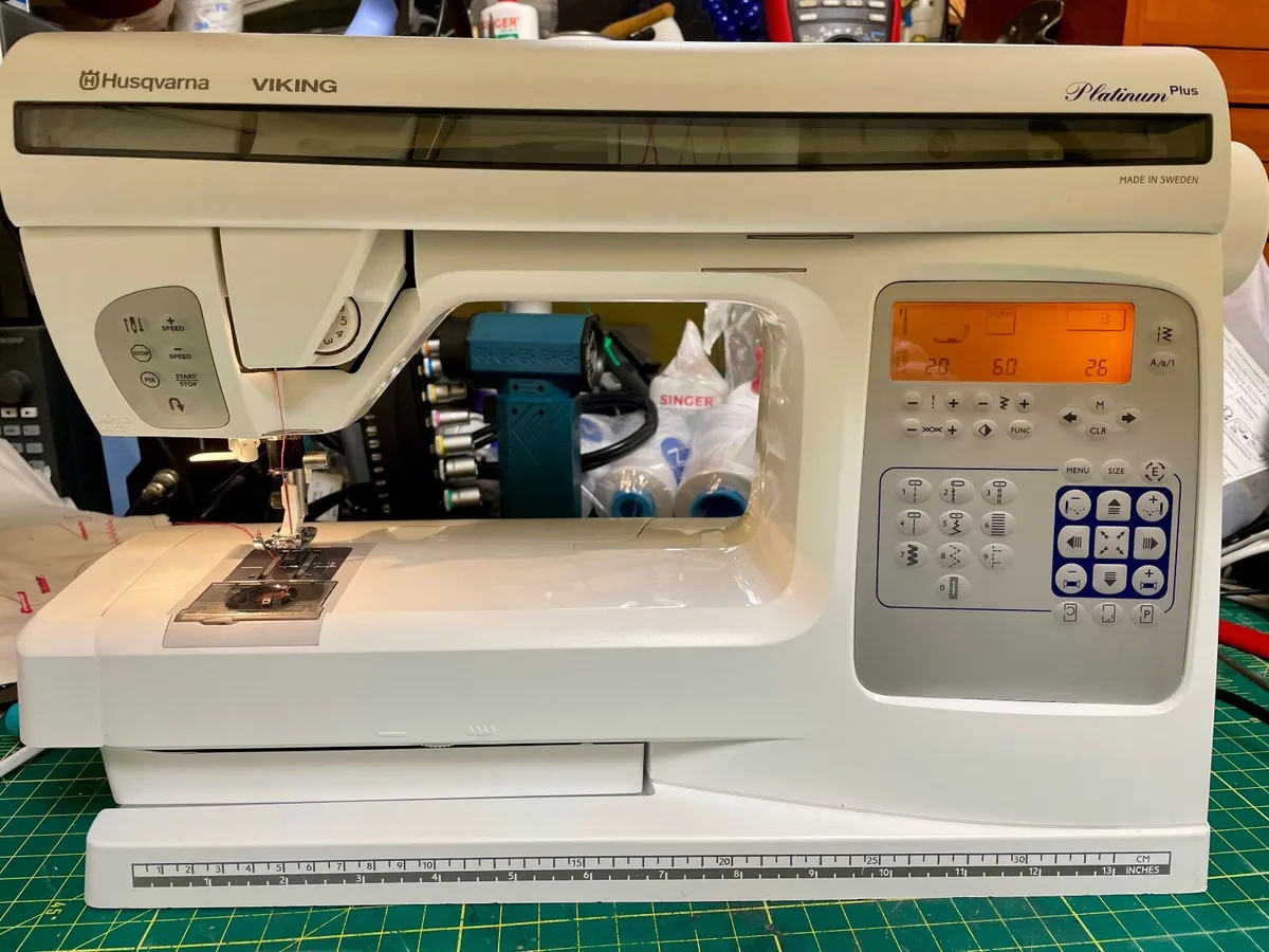 Huskvarna Viking Platinum Plus Sewing Machine - Se - Image 2