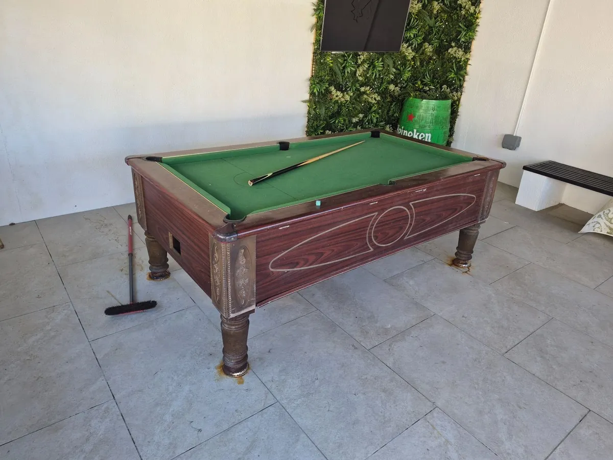 Pool table