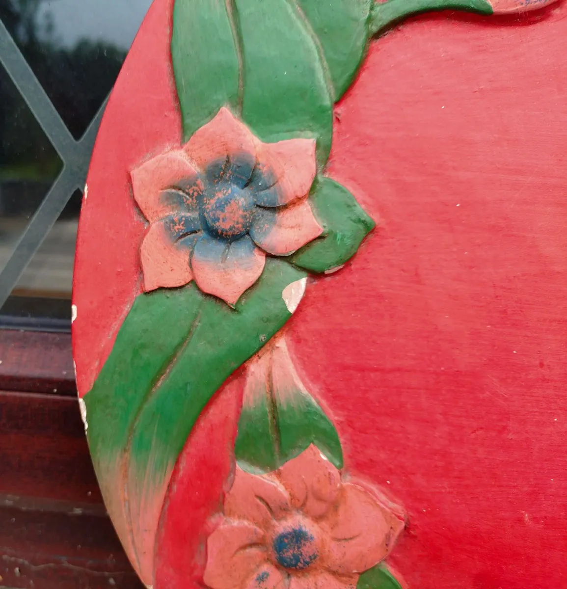 round decorative timber piece (used). - Image 3