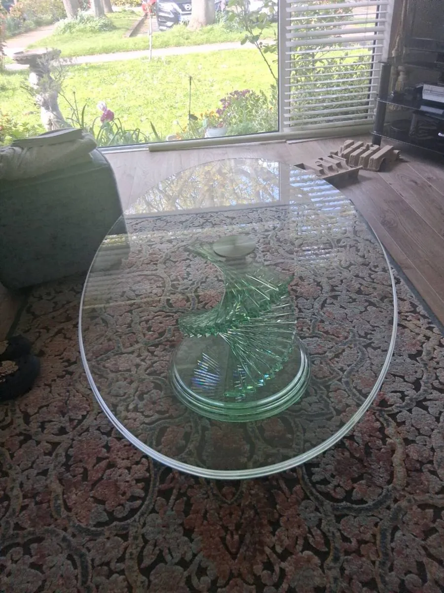 Glass coffee table - Image 1