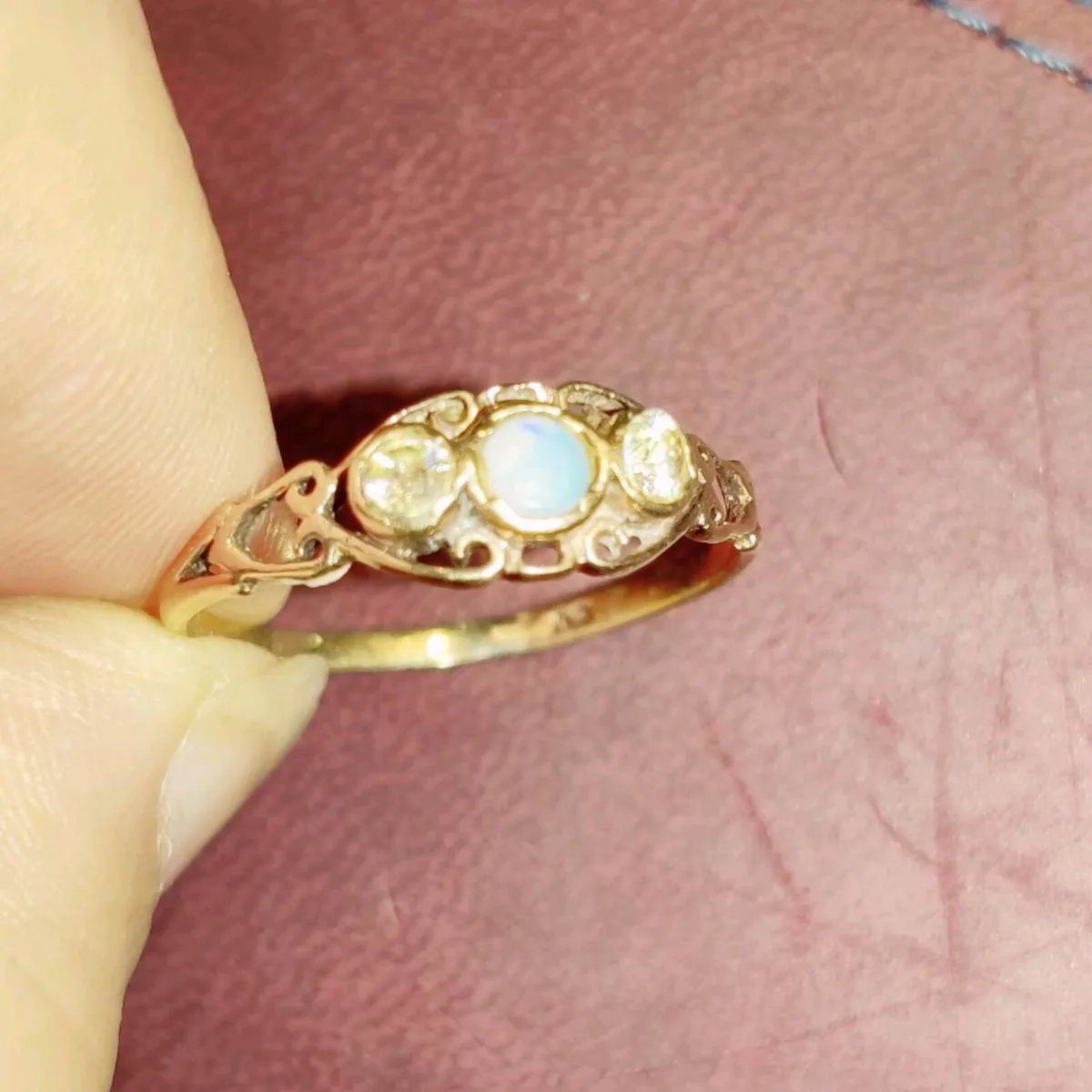 OPAL CELTIC KELLS, 9CT THIVK Gold Vintage Ring ! - Image 1